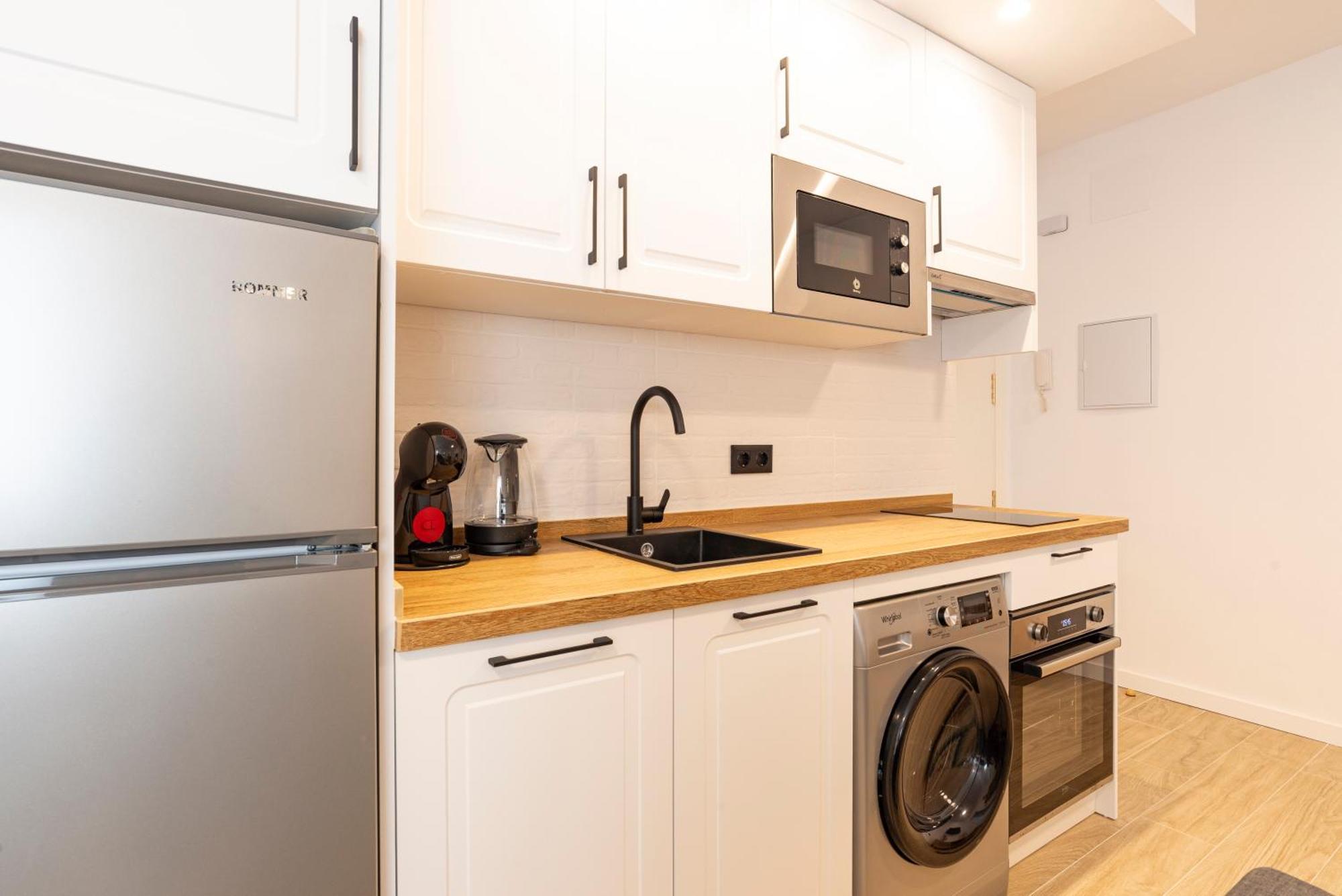 II Cozy & Modern Apartment Ayr マラガ エクステリア 写真
